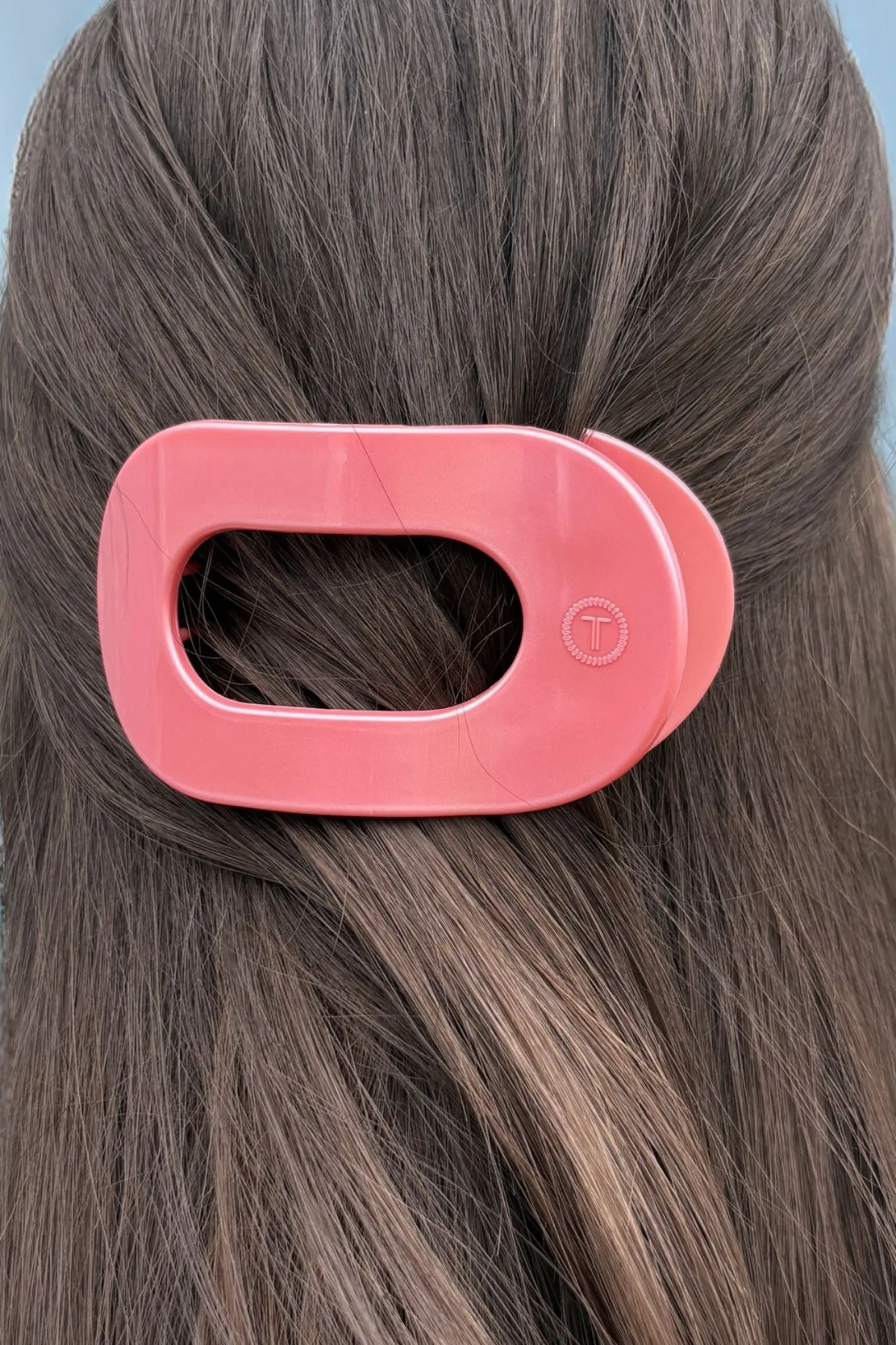 Calming Coral Medium Flat Round Hair Clip