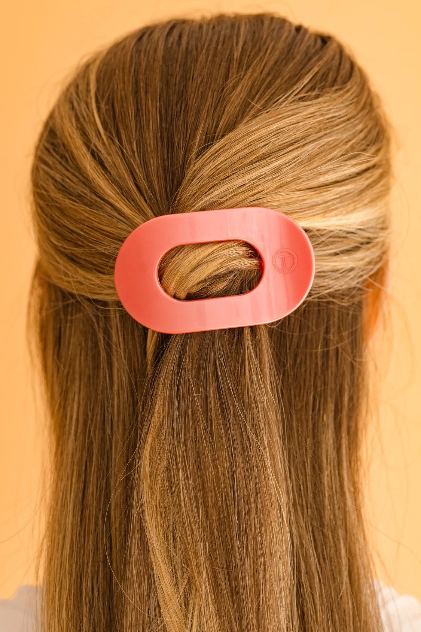 Calming Coral Small Flat Round Hair Clip