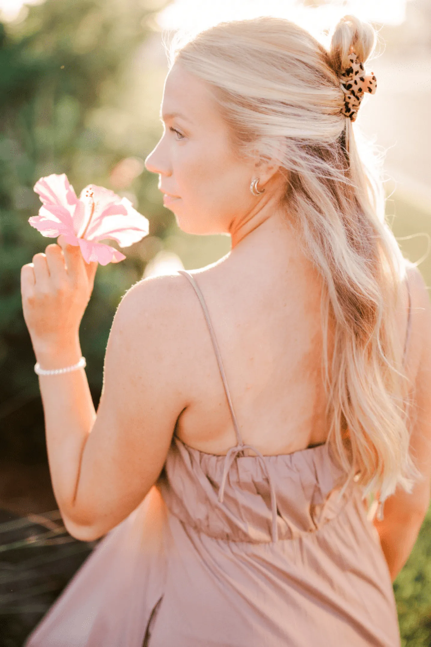Classic Blonde Tortoise Small Claw Hair Clip