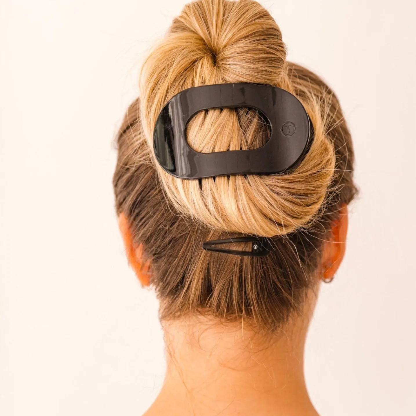 Jet Black Large Flat Round Hair Clip