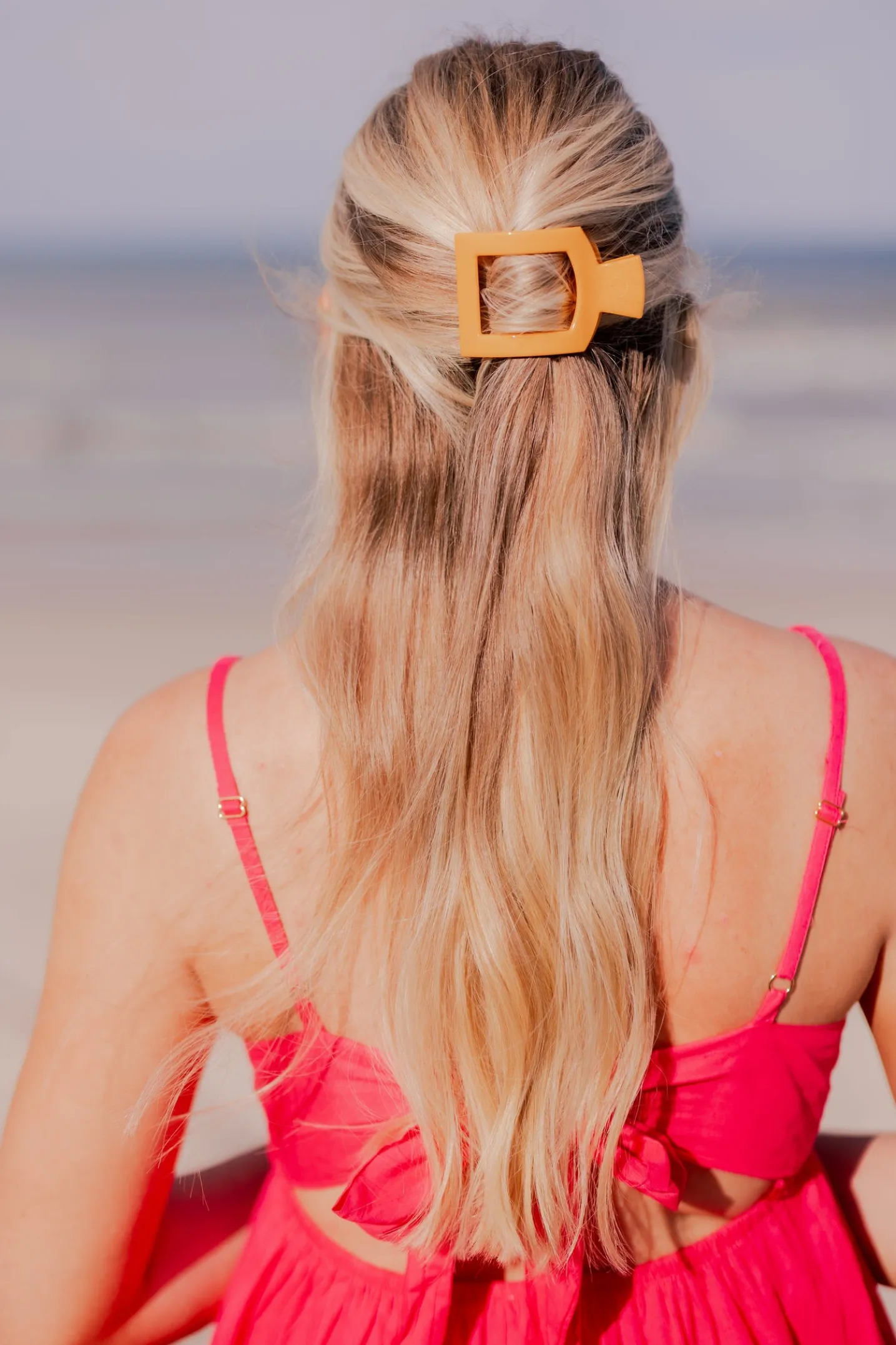 Mango for it! Small Flat Square Hair Clip