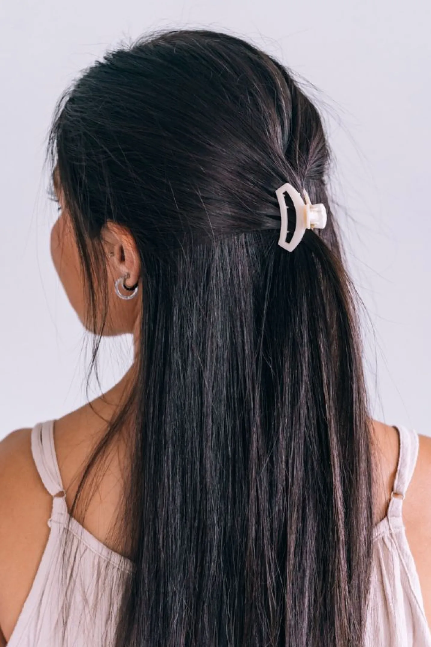 Open Almond Beige Tiny Claw Hair Clip