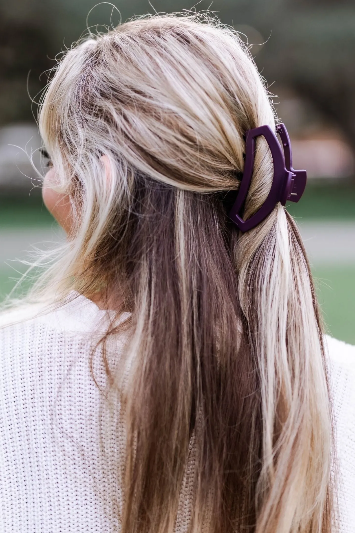 Open Burgundy Bliss Medium Claw Hair Clip