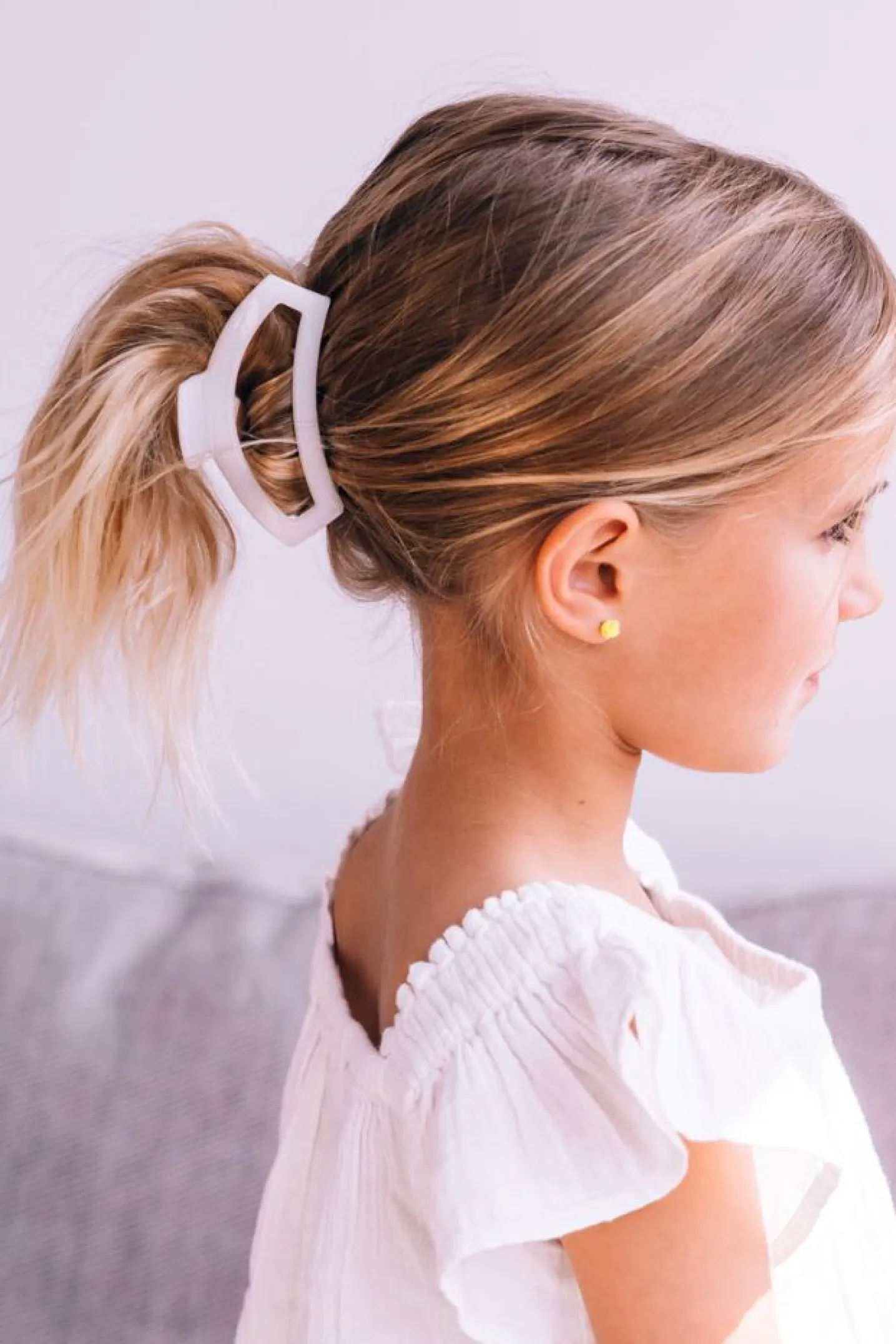 Open Coconut White Medium Claw Hair Clip