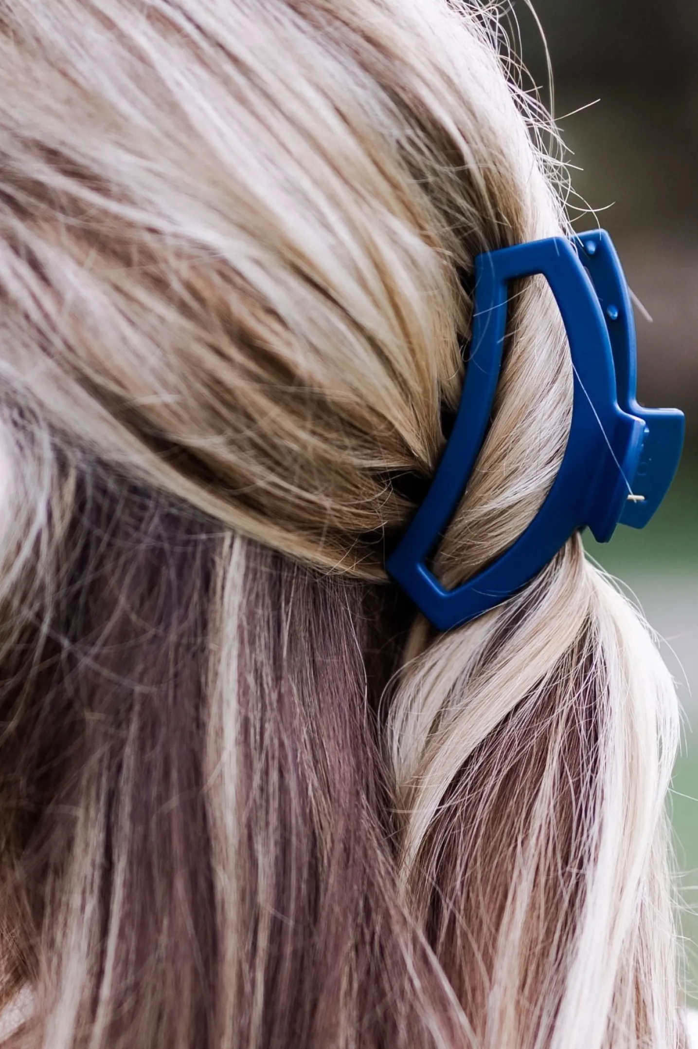 Open Midnight Rain Medium Claw Hair Clip