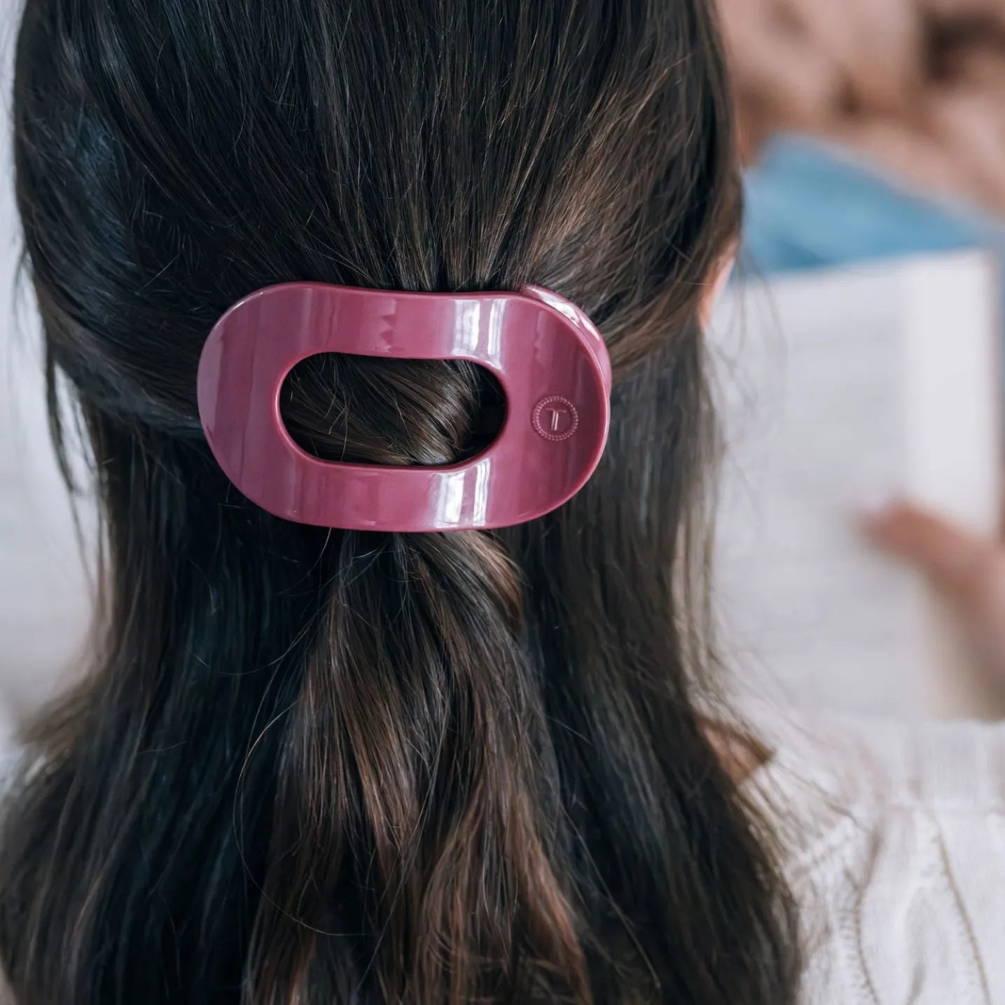 Wild Side Medium Flat Round Hair Clip